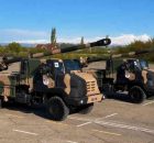 Sistem artileri gerak sendiri CAESAR 155mm milik militer Armenia saat gladi resik parade di Yerevan.
