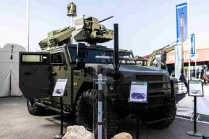 Sistem pertahanan udara taktis Thales RapidStriker terpasang di atas rantis lapis baja Sherpa Light 4x4 pada pameran Eurosatory Perancis.
